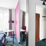 Ibis Styles Stare