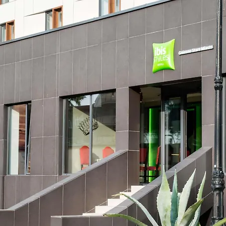 Ibis Styles Stare