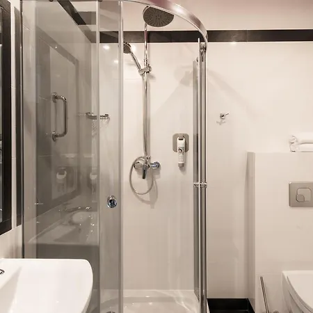 Ibis Styles Stare