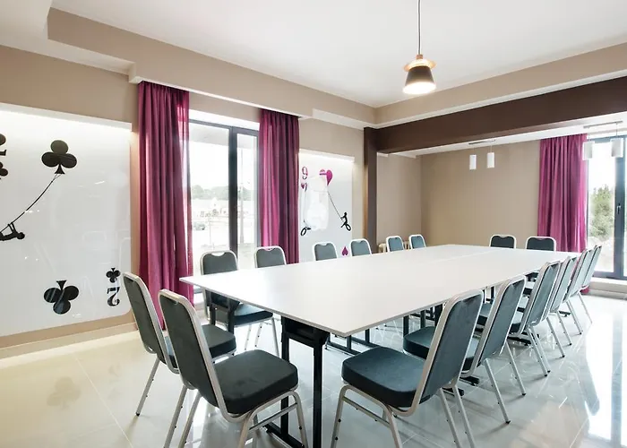 Ibis Styles Stare Hotel 3*